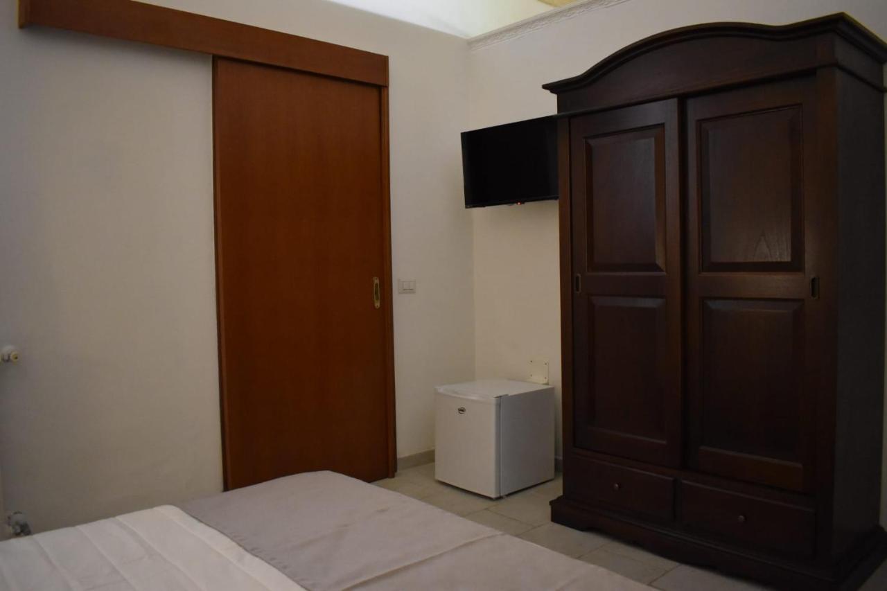 Samele Bed And Breakfast Lecce Kültér fotó